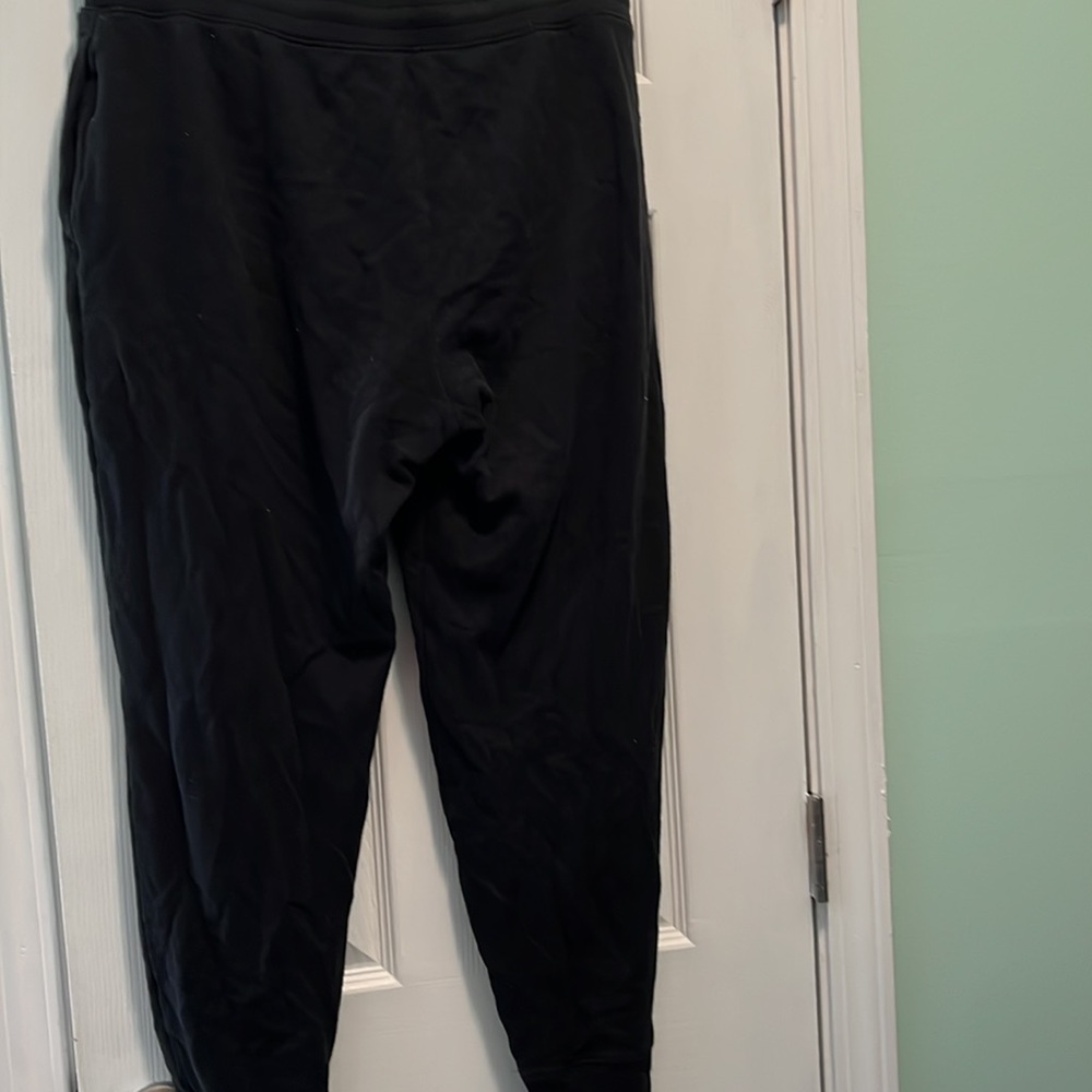 🌵. Women’s Hollister Sweatpants - Picture 4 of 6